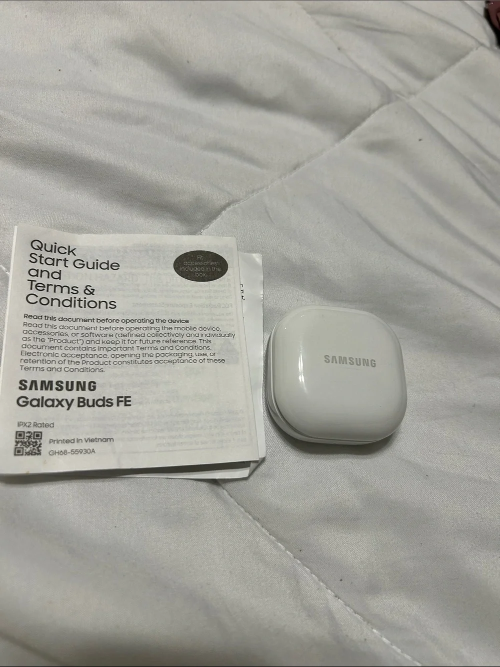 Samsung Galaxy Buds FE Glossy White Charging Case with Guide